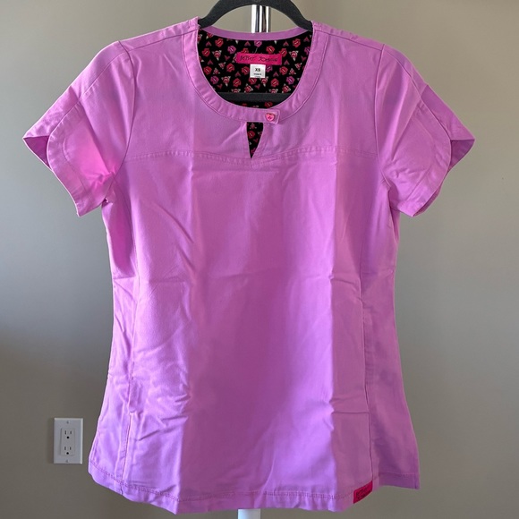 KOI X BETSEY JOHNSON SCRUB SET LIGHT ORCHID XS - Picture 8 of 11